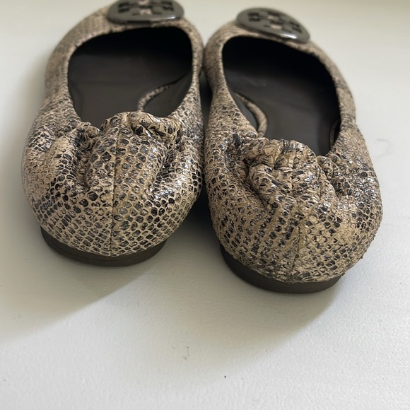 Tory Burch Snakeskin Gray Ballerina Reva Flats Size 6.5 - Picture 6 of 8